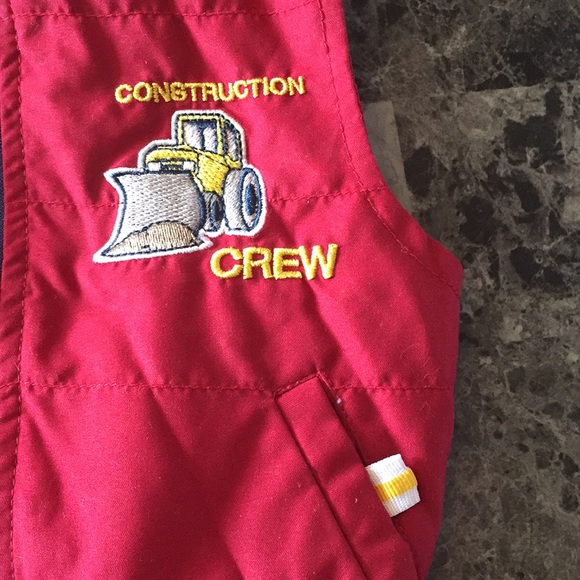 Red Vest - Picture 5 of 5